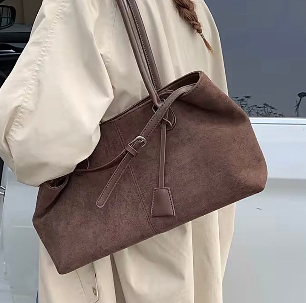 Square Minimalistic Retro Shoulder Bag