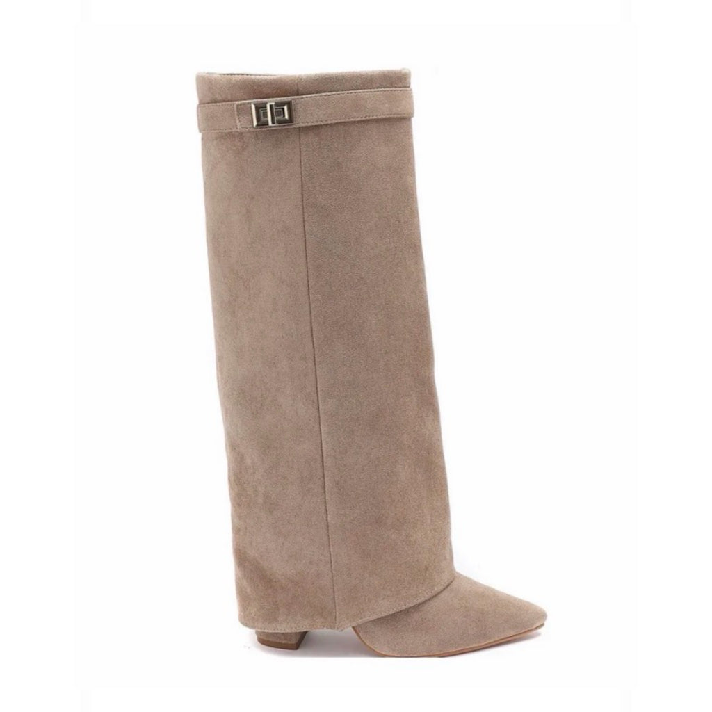 Daphne Straight Suede