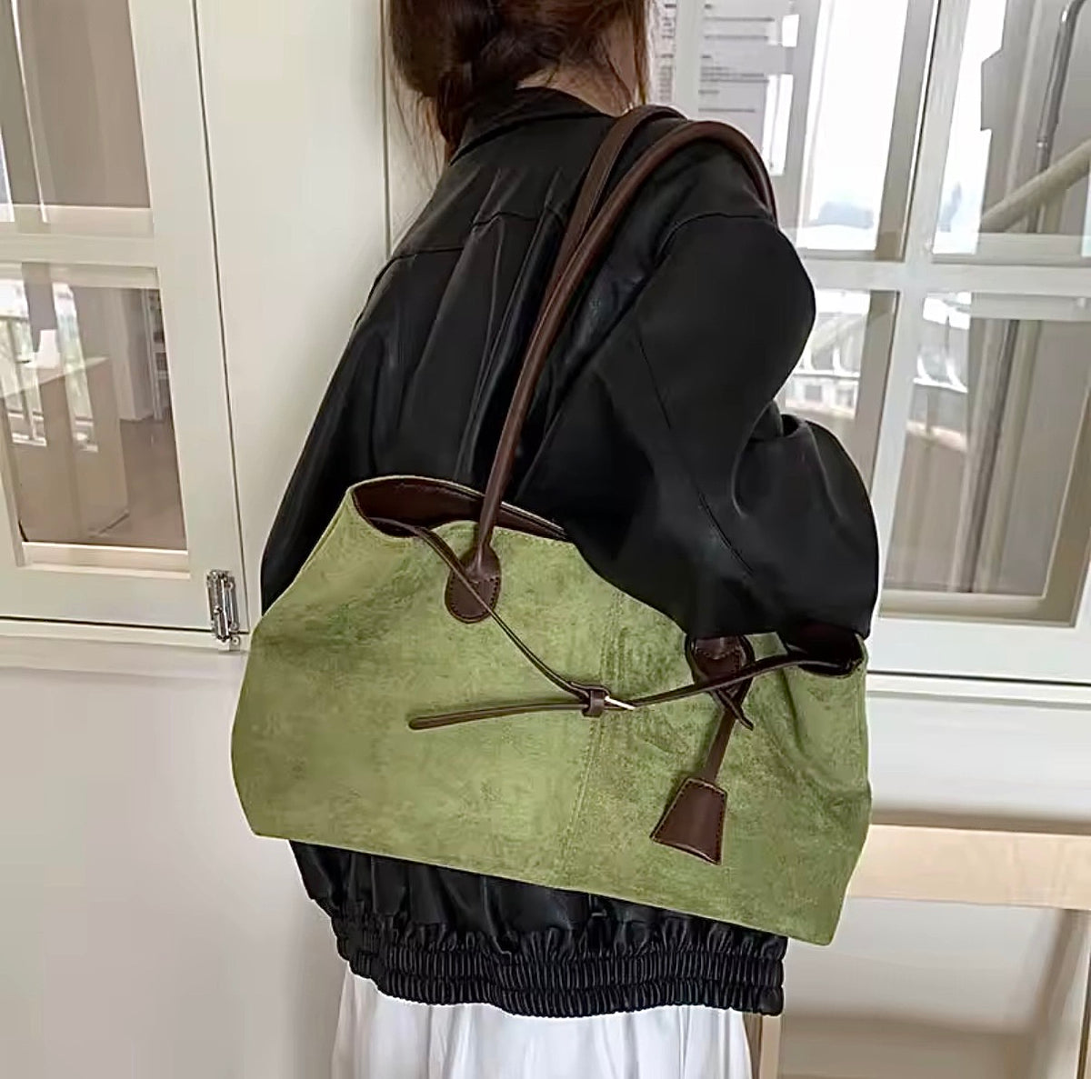 Square Minimalistic Retro Shoulder Bag