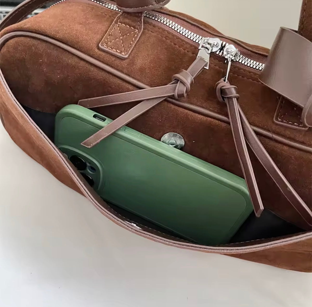 Barrel Style Retro Velvety Handbag