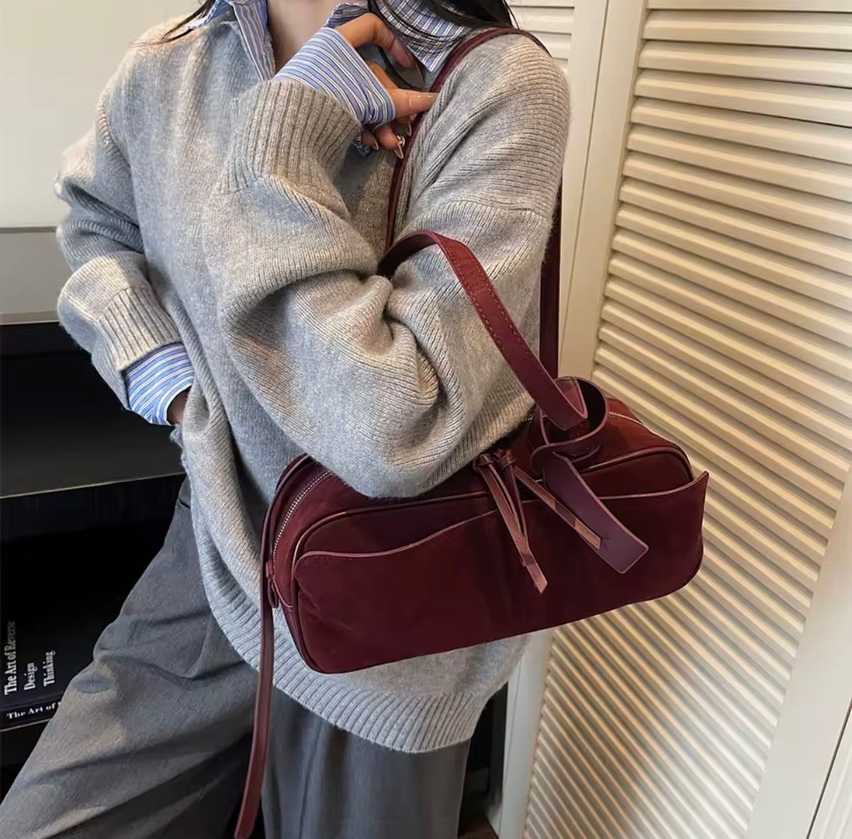 Barrel Style Retro Velvety Handbag